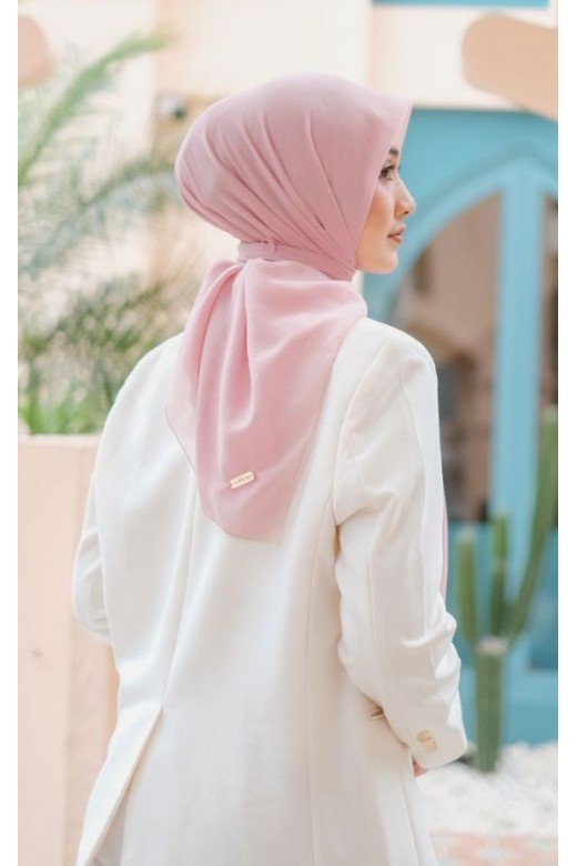 Hijab Segi 4 Voal Anabela Eyelash Dusty Pink